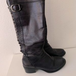 • Vince Camuto Boots •